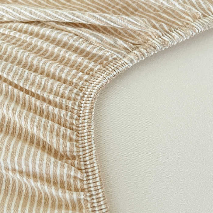 91家纺网 家纺一手货源 找家纺 佳笠家居 2025新款kimi熊系列A类宿舍全棉纯棉色织水洗棉学生三件套 卡其小条