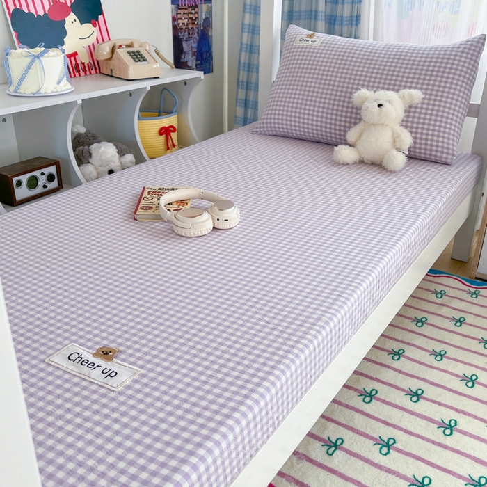 91家纺网 家纺一手货源 找家纺 佳笠家居 2025新款kimi熊系列A类宿舍全棉纯棉色织水洗棉学生三件套 香芋紫格