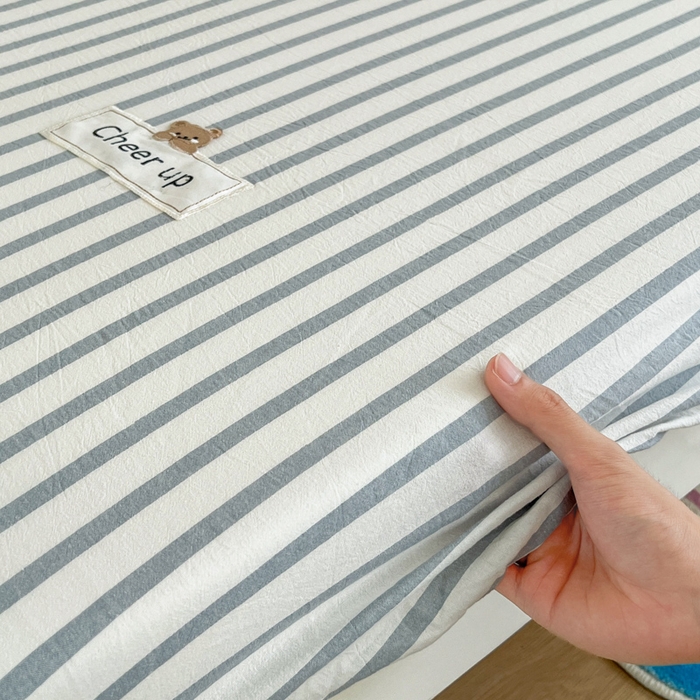 91家纺网 家纺一手货源 找家纺 佳笠家居 2025新款kimi熊系列A类宿舍全棉纯棉色织水洗棉学生三件套 野原-蓝