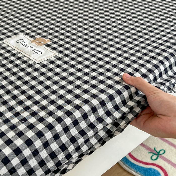 91家纺网 家纺一手货源 找家纺 佳笠家居 2025新款kimi熊系列A类宿舍全棉纯棉色织水洗棉床笠单床笠床笠单件 黑白格