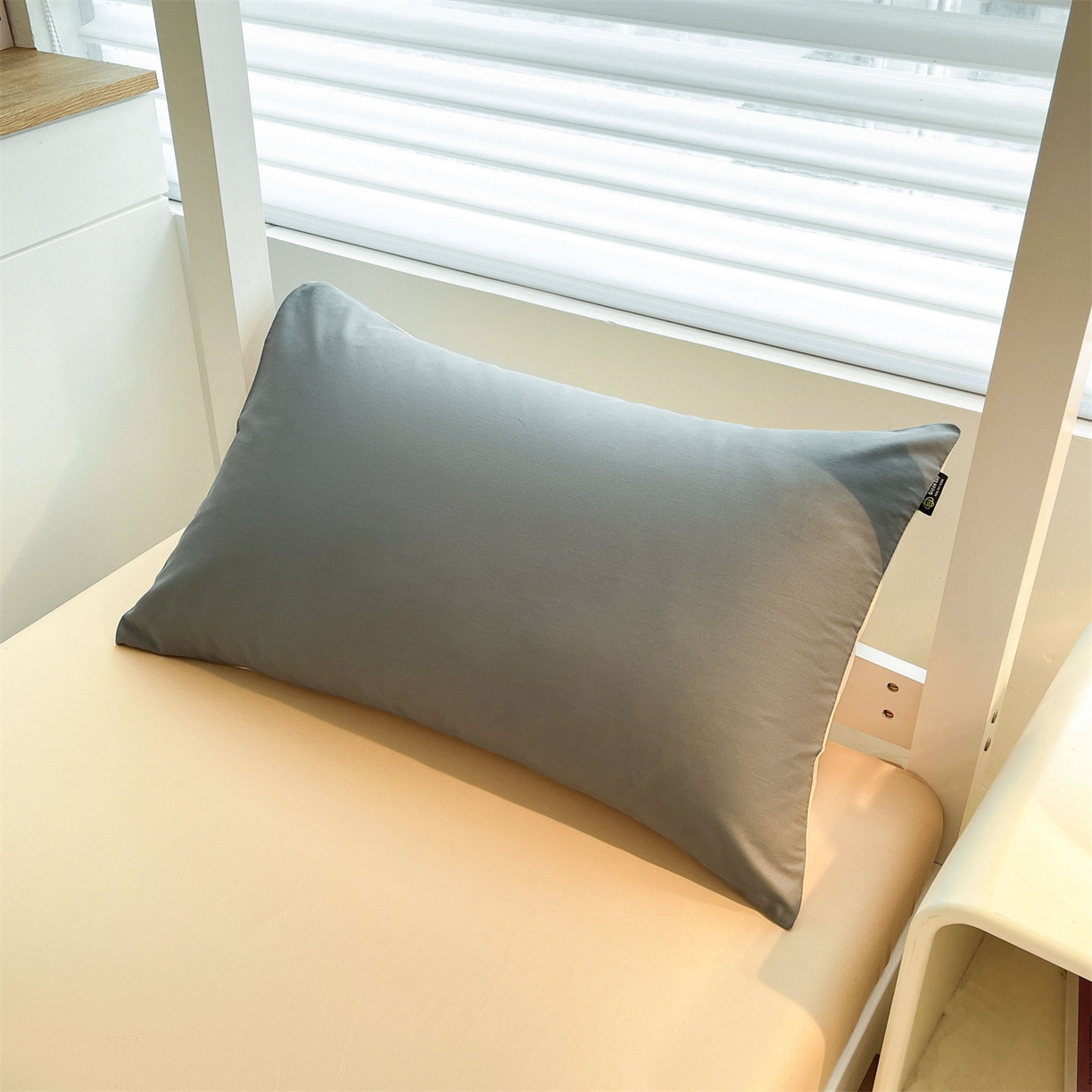 91家纺网 家纺一手货源 找家纺 澳梵家居 2025春夏新款13372全棉纯棉学生宿舍上下铺单床笠床笠单件 香槟