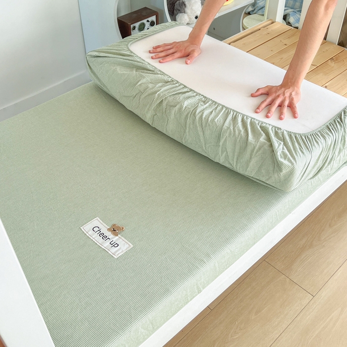 91家纺网 家纺一手货源 找家纺 佳笠家居 2025新款kimi熊系列A类宿舍全棉纯棉色织水洗棉被套单被套被套单件 果绿小条