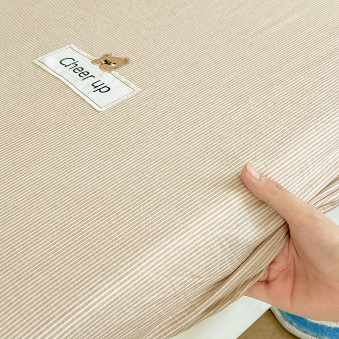 91家纺网 家纺一手货源 找家纺 佳笠家居 2025新款kimi熊系列A类宿舍全棉纯棉色织水洗棉被套单被套被套单件 卡其小条