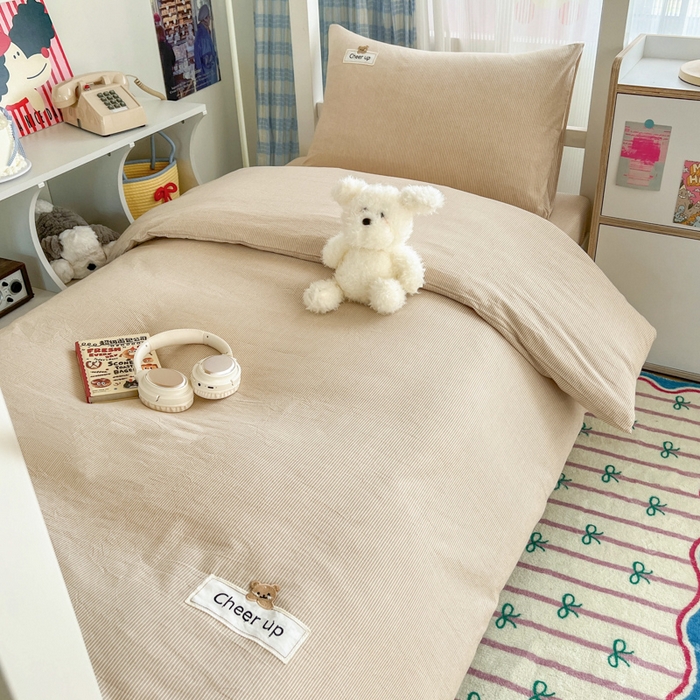 91家纺网 家纺一手货源 找家纺 佳笠家居 2025新款kimi熊系列A类宿舍全棉纯棉色织水洗棉被套单被套被套单件 卡其小条