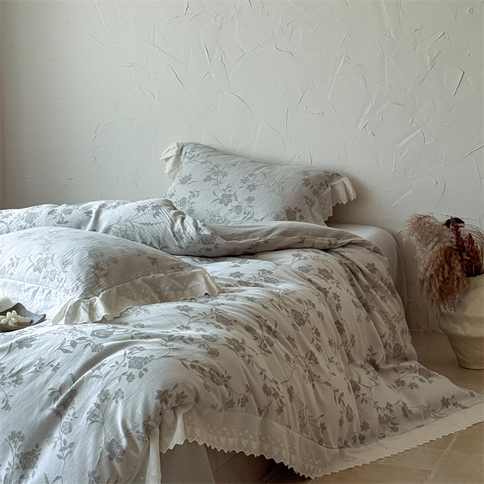 91家纺网 家纺一手货源 找家纺 绒棉世家 2025新款20%亚麻80%棉棉麻提花四件套 花韵-灰