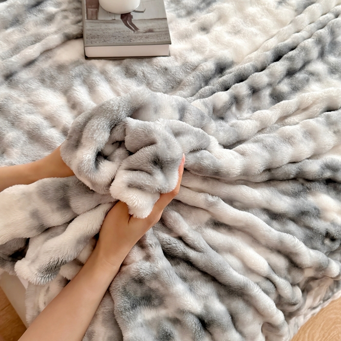 91家纺网 家纺一手货源 找家纺 兜米2025新款泡泡毛毯 炫彩灰