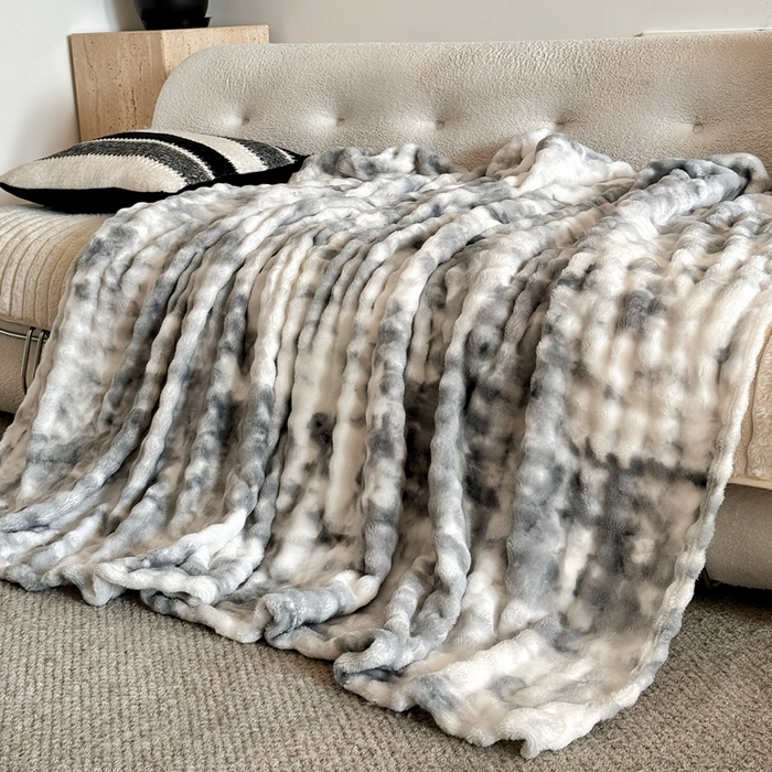 91家纺网 家纺一手货源 找家纺 兜米2025新款泡泡毛毯 炫彩灰