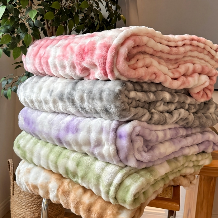 91家纺网 家纺一手货源 找家纺 兜米2025新款泡泡毛毯 炫彩咖