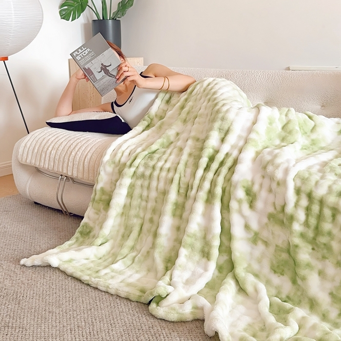 91家纺网 家纺一手货源 找家纺 兜米2025新款泡泡毛毯 炫彩绿