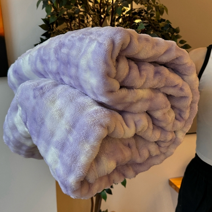 91家纺网 家纺一手货源 找家纺 兜米2025新款泡泡毛毯 炫彩紫