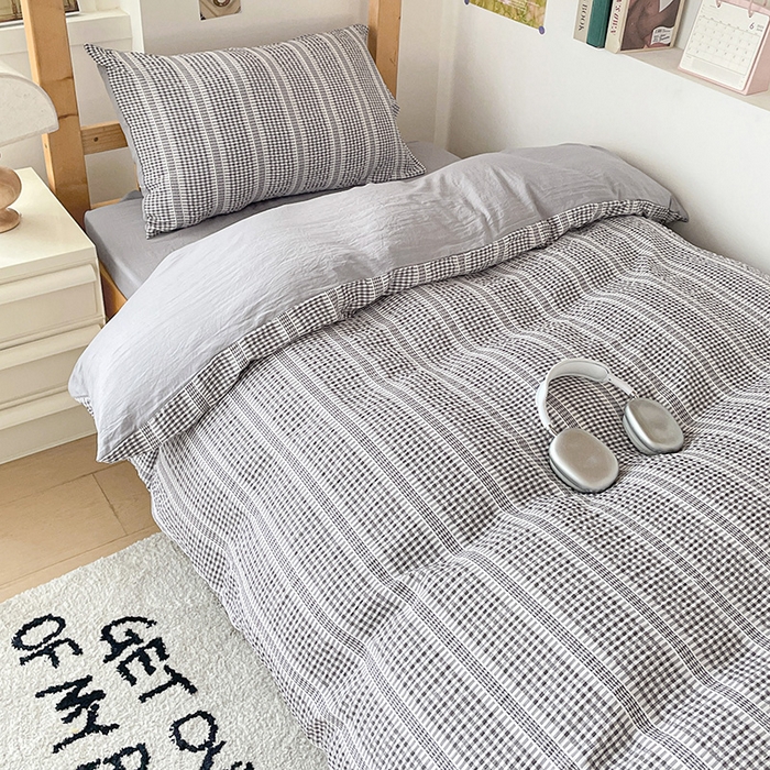 91家纺网 家纺一手货源 找家纺 卡普家居 2025新款阳离子公主格学生三件套 阳离子公主格月光灰