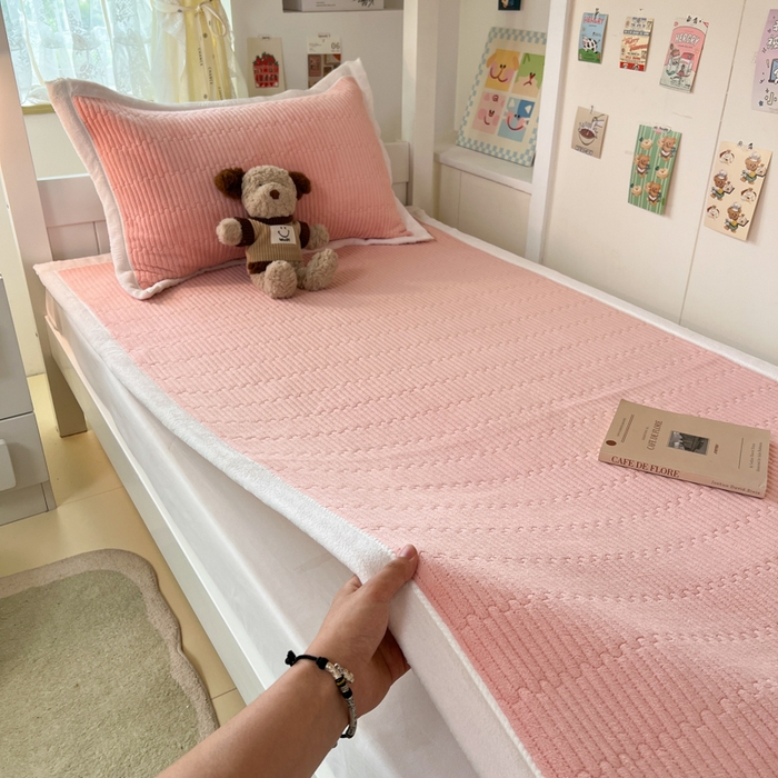 91家纺网 家纺一手货源 找家纺 川悦生活2025 新款A类印花牛奶绒床垫加厚绒保暖床护垫 晴空-甜心