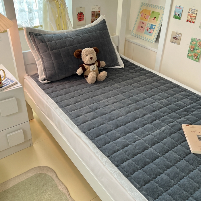 91家纺网 家纺一手货源 找家纺 （总）川悦生活2025 新款A类印花牛奶绒床垫加厚绒保暖床护垫