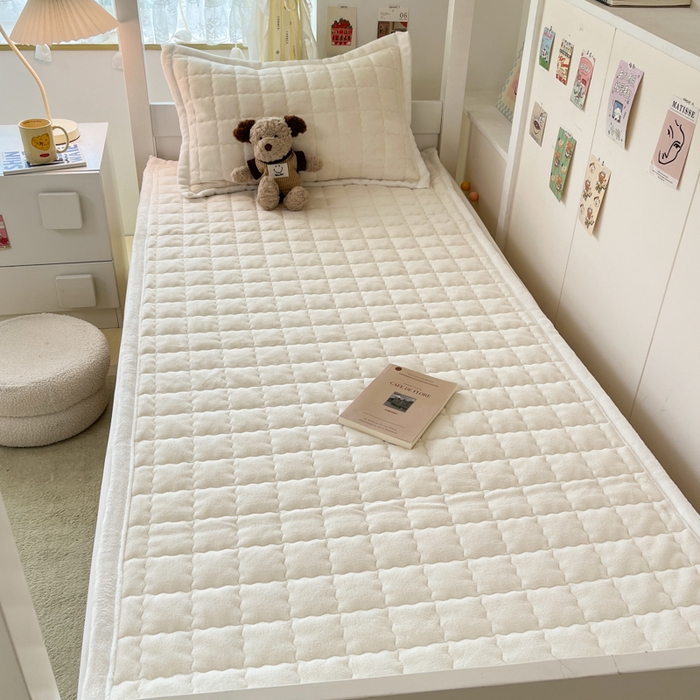 91家纺网 家纺一手货源 找家纺 川悦生活2025 新款A类印花牛奶绒床垫加厚绒保暖床护垫 吉木-奶茶