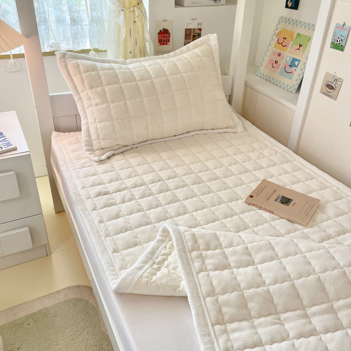 91家纺网 家纺一手货源 找家纺 川悦生活2025 新款A类印花牛奶绒床垫加厚绒保暖床护垫 吉木-奶茶