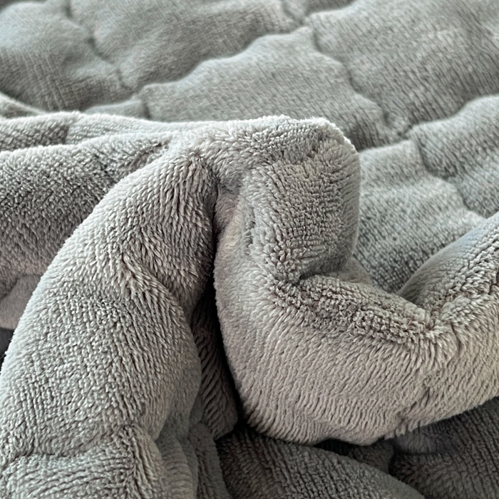 91家纺网 家纺一手货源 找家纺 川悦生活2025 新款A类印花牛奶绒床垫加厚绒保暖床护垫 吉木-暖灰