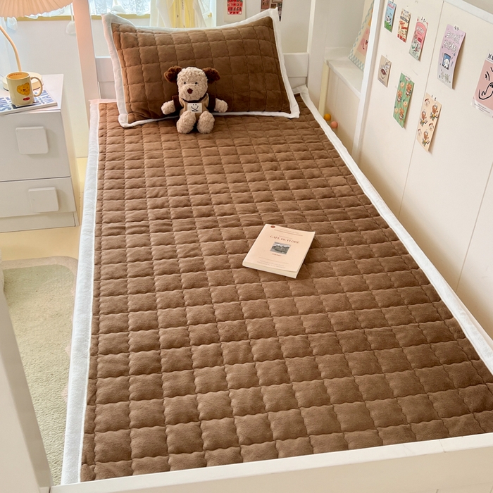 91家纺网 家纺一手货源 找家纺 川悦生活2025 新款A类印花牛奶绒床垫加厚绒保暖床护垫 吉木-暖咖