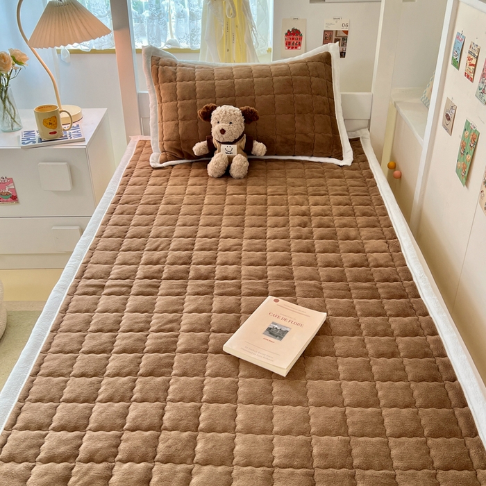 91家纺网 家纺一手货源 找家纺 川悦生活2025 新款A类印花牛奶绒床垫加厚绒保暖床护垫 吉木-暖咖