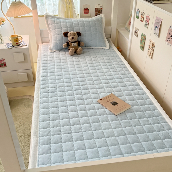 91家纺网 家纺一手货源 找家纺 川悦生活2025 新款A类印花牛奶绒床垫加厚绒保暖床护垫 吉木-青色