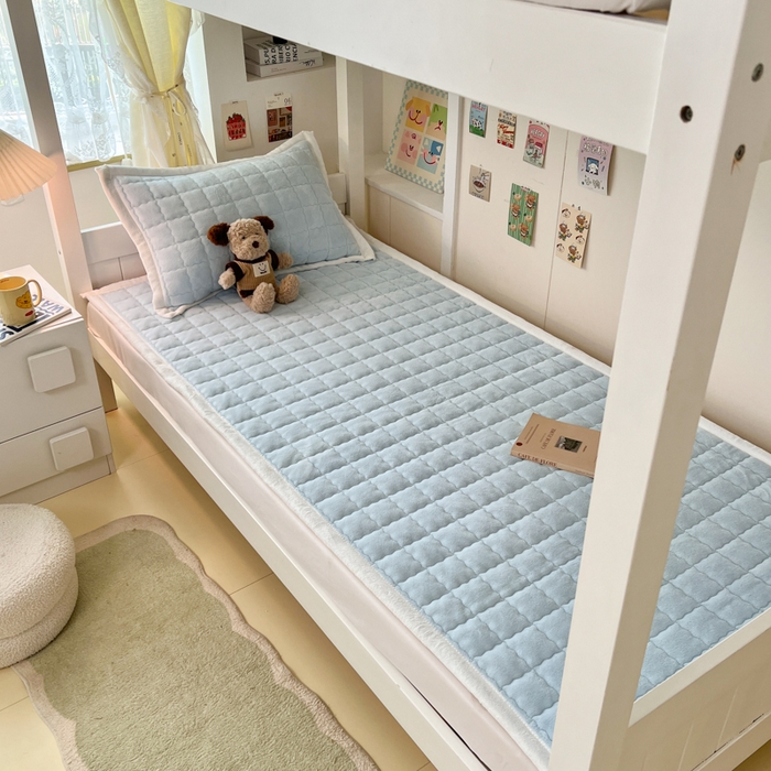 91家纺网 家纺一手货源 找家纺 川悦生活2025 新款A类印花牛奶绒床垫加厚绒保暖床护垫 吉木-青色