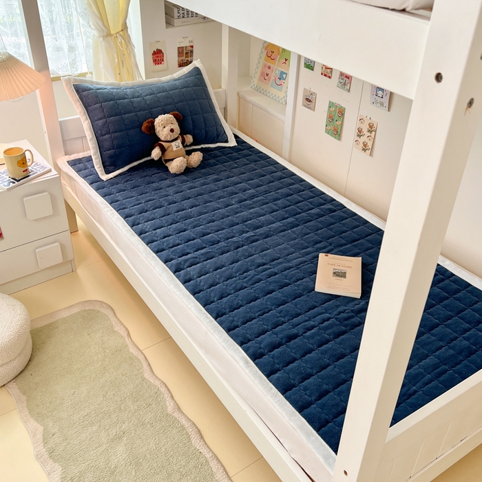 91家纺网 家纺一手货源 找家纺 川悦生活2025 新款A类印花牛奶绒床垫加厚绒保暖床护垫 吉木-深蓝