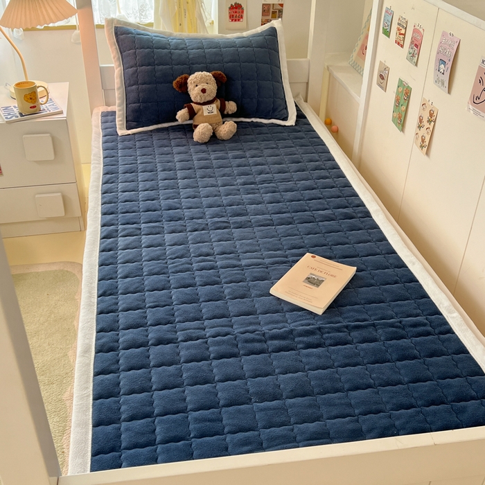 91家纺网 家纺一手货源 找家纺 川悦生活2025 新款A类印花牛奶绒床垫加厚绒保暖床护垫 吉木-深蓝