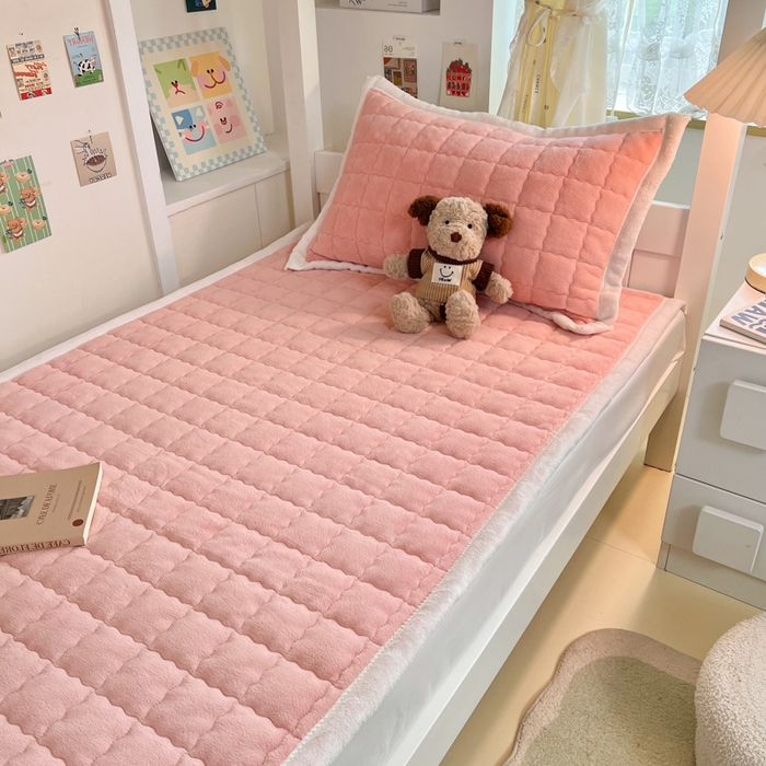 91家纺网 家纺一手货源 找家纺 川悦生活2025 新款A类印花牛奶绒床垫加厚绒保暖床护垫 吉木-甜心