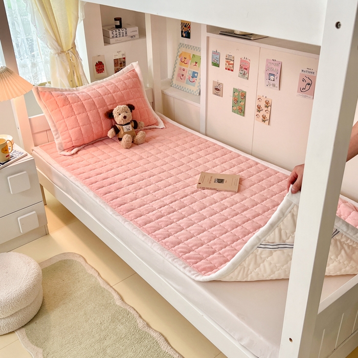 91家纺网 家纺一手货源 找家纺 川悦生活2025 新款A类印花牛奶绒床垫加厚绒保暖床护垫 吉木-甜心