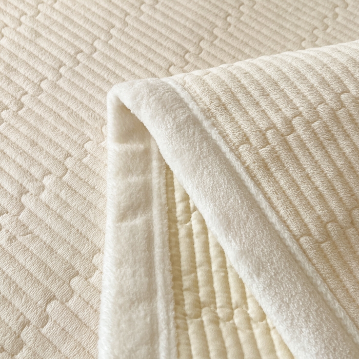 91家纺网 家纺一手货源 找家纺 川悦生活2025 新款A类印花牛奶绒床垫加厚绒保暖床护垫 晴空-奶茶