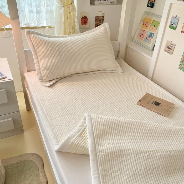 91家纺网 家纺一手货源 找家纺 川悦生活2025 新款A类印花牛奶绒床垫加厚绒保暖床护垫 晴空-奶茶