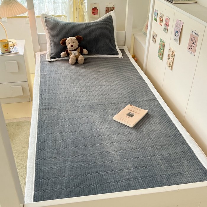 91家纺网 家纺一手货源 找家纺 川悦生活2025 新款A类印花牛奶绒床垫加厚绒保暖床护垫 晴空-暖灰