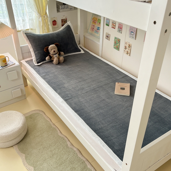 91家纺网 家纺一手货源 找家纺 川悦生活2025 新款A类印花牛奶绒床垫加厚绒保暖床护垫 晴空-暖灰