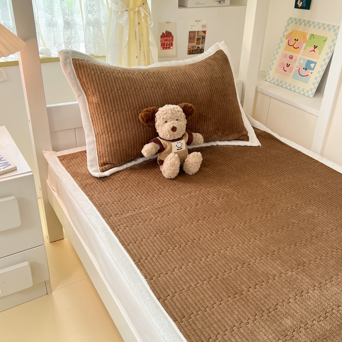 91家纺网 家纺一手货源 找家纺 川悦生活2025 新款A类印花牛奶绒床垫加厚绒保暖床护垫 晴空-暖咖