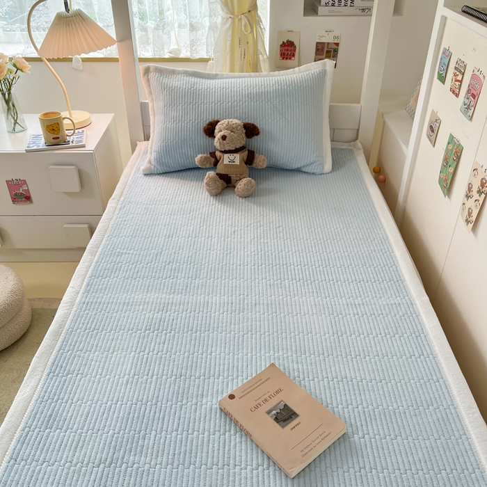 91家纺网 家纺一手货源 找家纺 川悦生活2025 新款A类印花牛奶绒床垫加厚绒保暖床护垫 晴空-青色