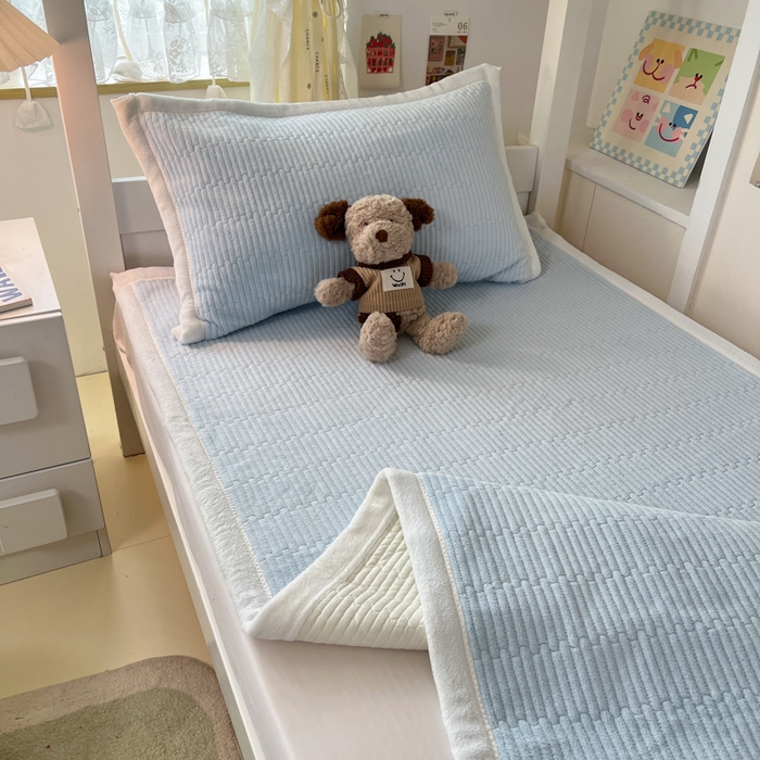 91家纺网 家纺一手货源 找家纺 川悦生活2025 新款A类印花牛奶绒床垫加厚绒保暖床护垫 晴空-青色