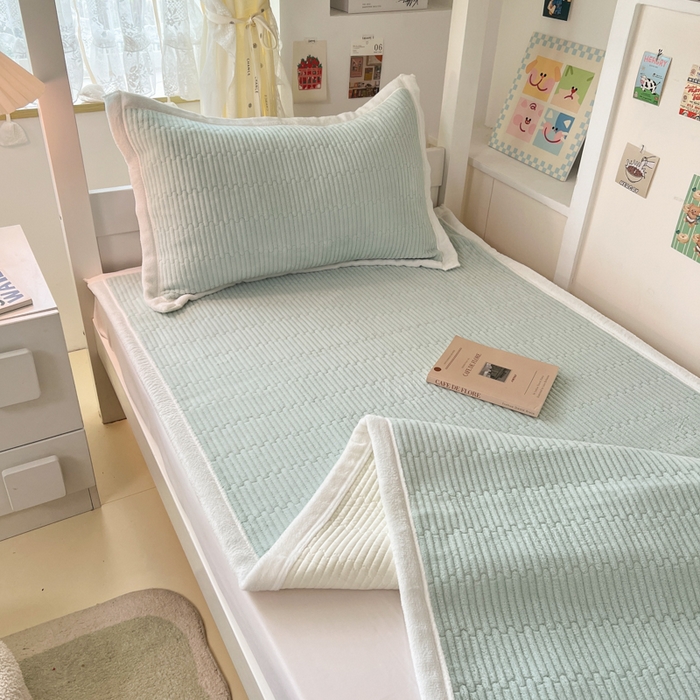 91家纺网 家纺一手货源 找家纺 川悦生活2025 新款A类印花牛奶绒床垫加厚绒保暖床护垫 晴空-轻水