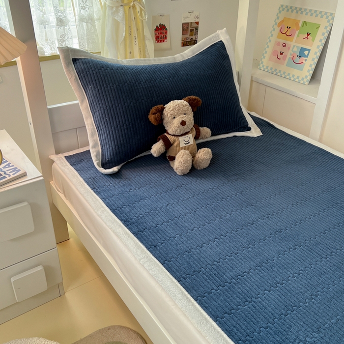 91家纺网 家纺一手货源 找家纺 川悦生活2025 新款A类印花牛奶绒床垫加厚绒保暖床护垫 晴空-深蓝