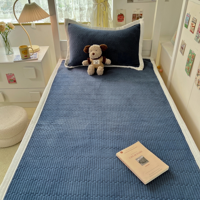 91家纺网 家纺一手货源 找家纺 川悦生活2025 新款A类印花牛奶绒床垫加厚绒保暖床护垫 晴空-深蓝
