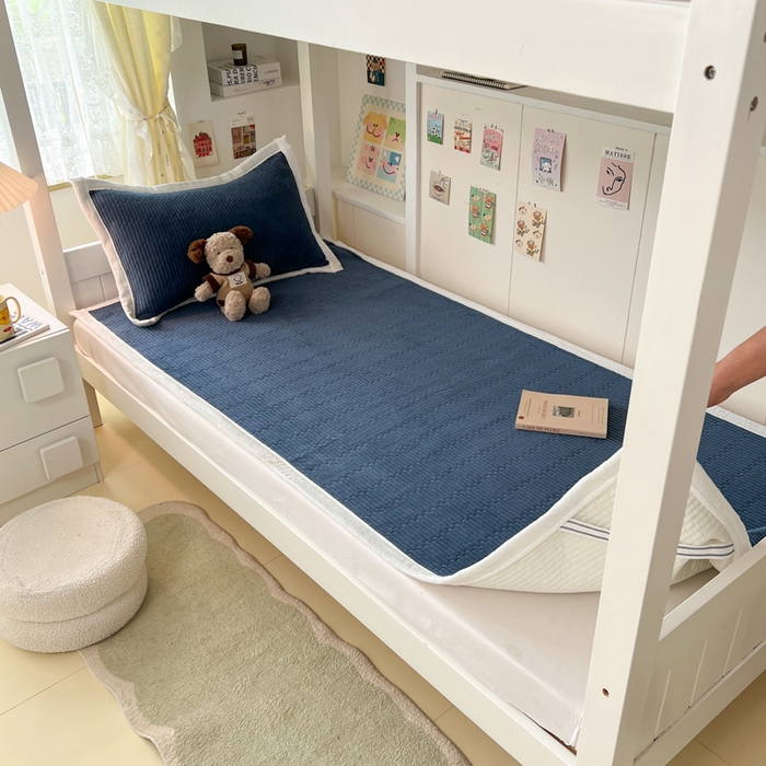 91家纺网 家纺一手货源 找家纺 川悦生活2025 新款A类印花牛奶绒床垫加厚绒保暖床护垫 晴空-深蓝