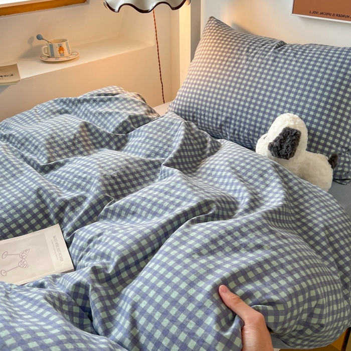 91家纺网 家纺一手货源 找家纺 妖妖家纺2025云感双层纱学生三件套 海盐格