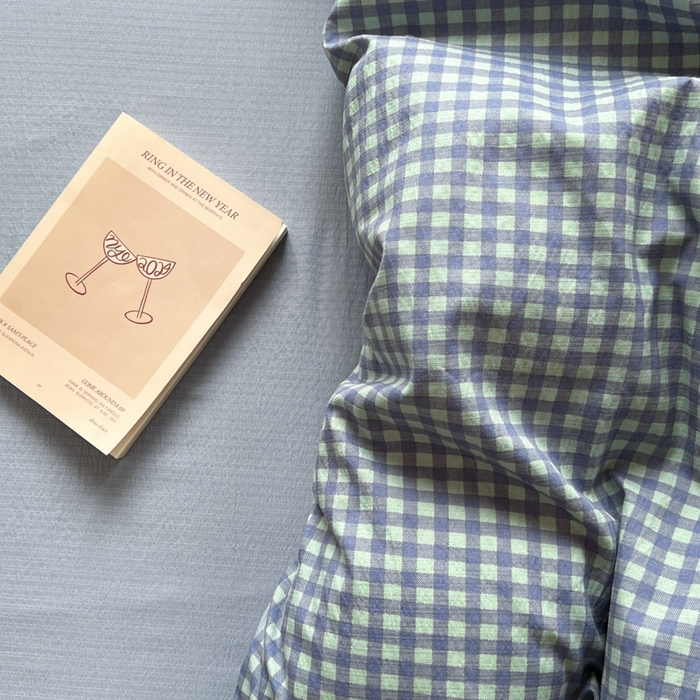 91家纺网 家纺一手货源 找家纺 妖妖家纺2025云感双层纱学生三件套 海盐格