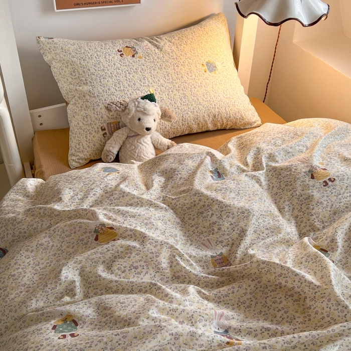 91家纺网 家纺一手货源 找家纺 妖妖家纺2025云感双层纱学生三件套 花点兔