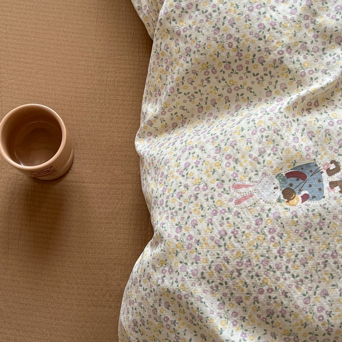 91家纺网 家纺一手货源 找家纺 妖妖家纺2025云感双层纱学生三件套 花点兔