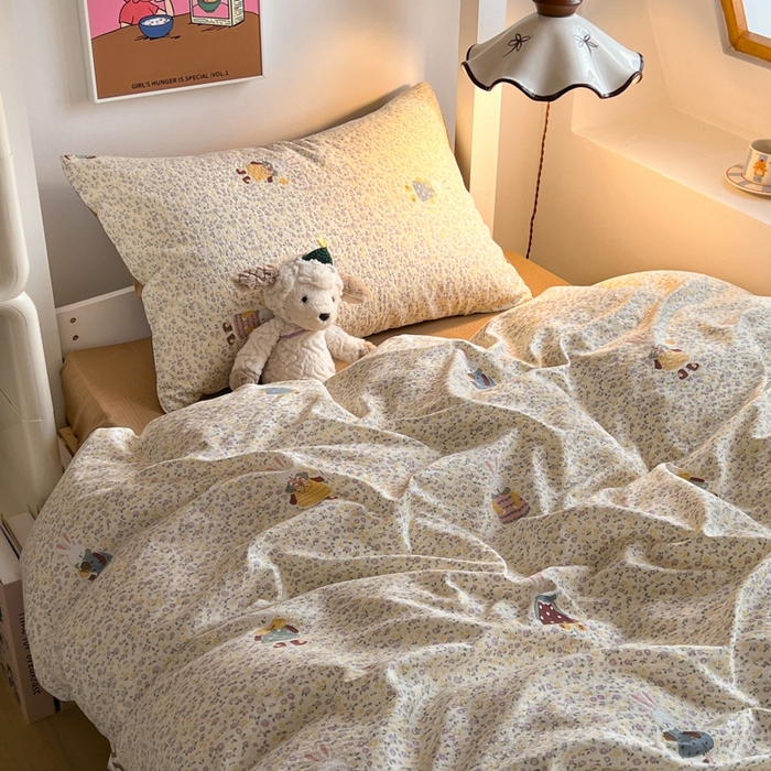 91家纺网 家纺一手货源 找家纺 妖妖家纺2025云感双层纱学生三件套 花点兔