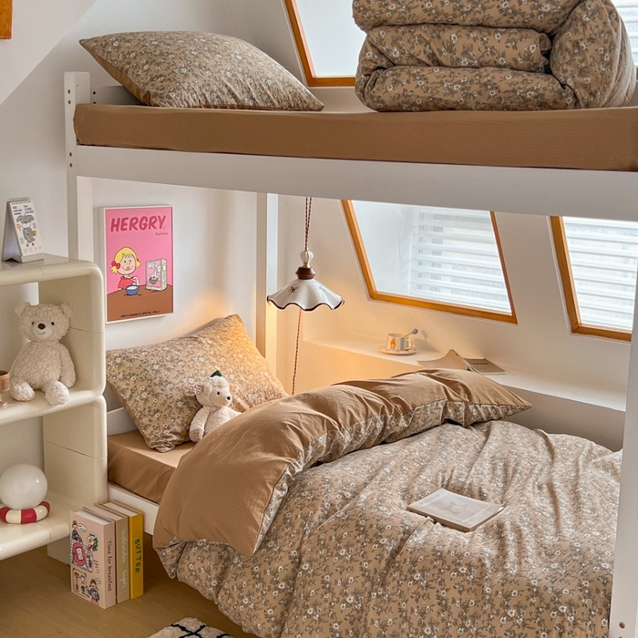 91家纺网 家纺一手货源 找家纺 妖妖家纺2025云感双层纱学生三件套 花间语