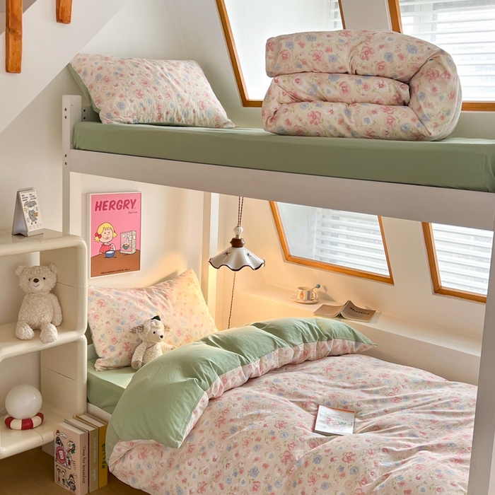 91家纺网 家纺一手货源 找家纺 妖妖家纺2025云感双层纱学生三件套 花影集