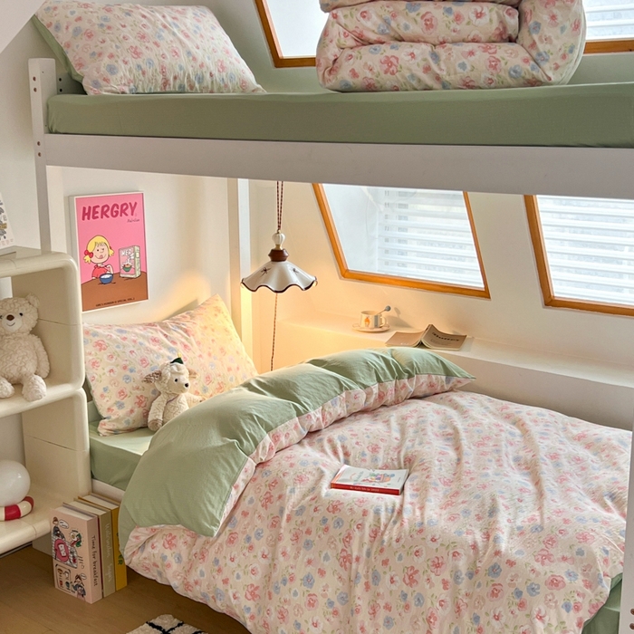 91家纺网 家纺一手货源 找家纺 妖妖家纺2025云感双层纱学生三件套 花影集