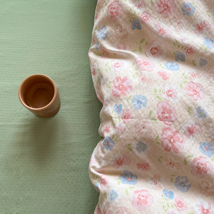 91家纺网 家纺一手货源 找家纺 妖妖家纺2025云感双层纱学生三件套 花影集