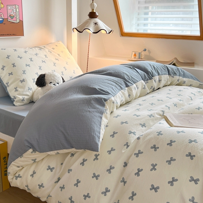 91家纺网 家纺一手货源 找家纺 妖妖家纺2025云感双层纱学生三件套 蓝结飘飘