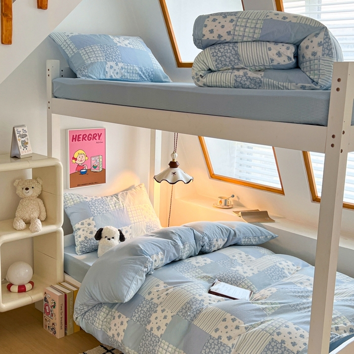 91家纺网 家纺一手货源 找家纺 妖妖家纺2025云感双层纱学生三件套 露华浓